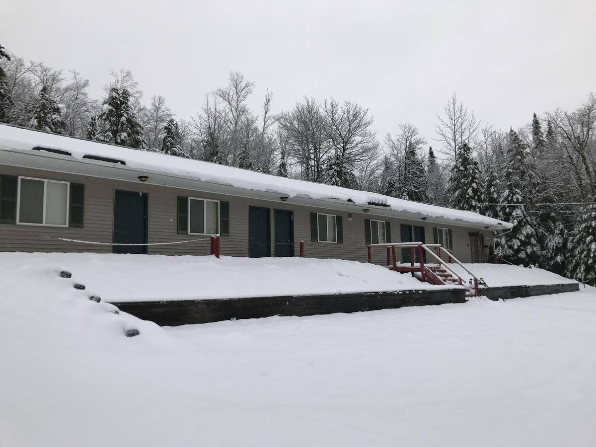 Peaks Kenny Lodge Dover-Foxcroft Exterior photo