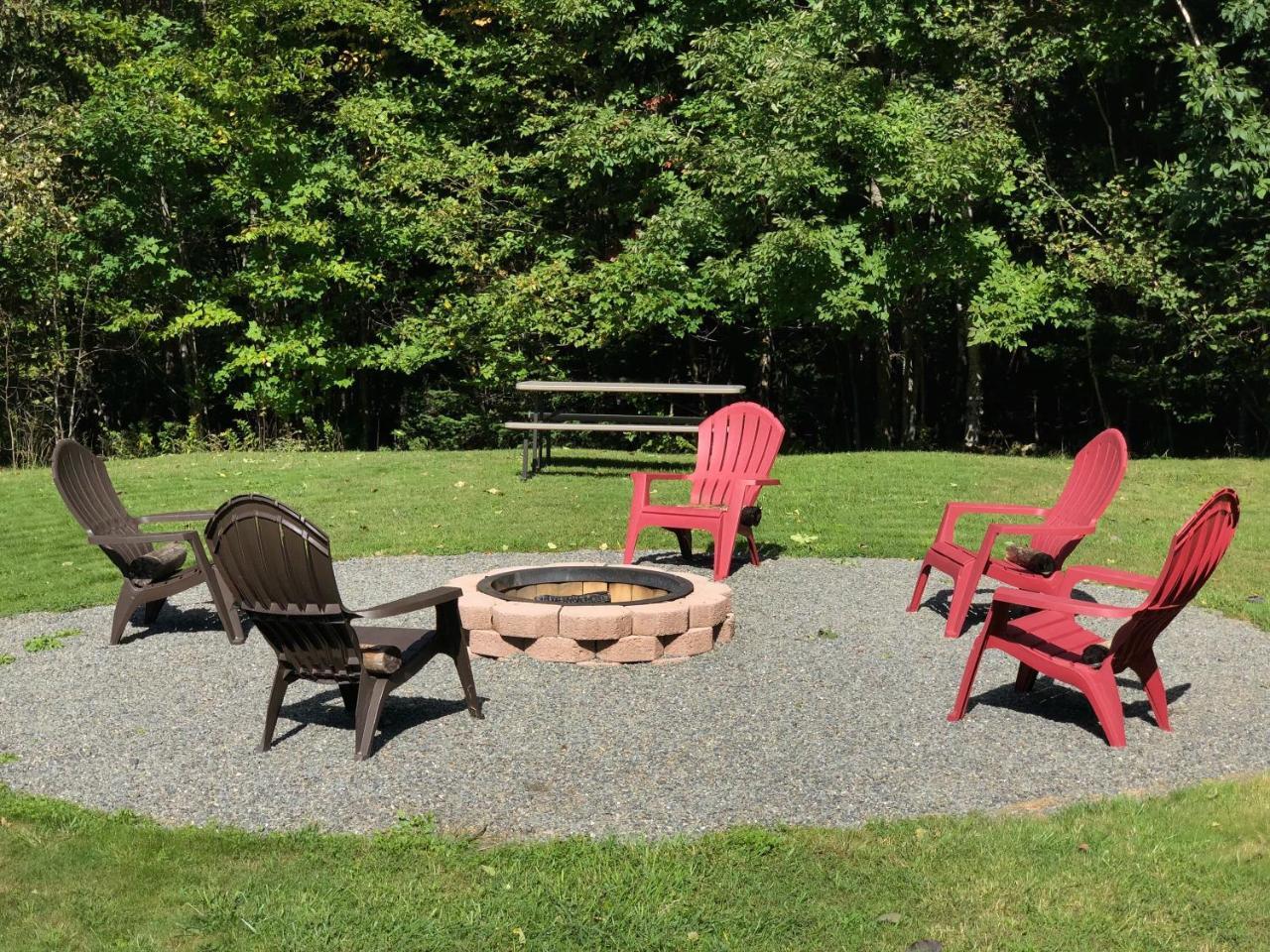 Peaks Kenny Lodge Dover-Foxcroft Exterior photo
